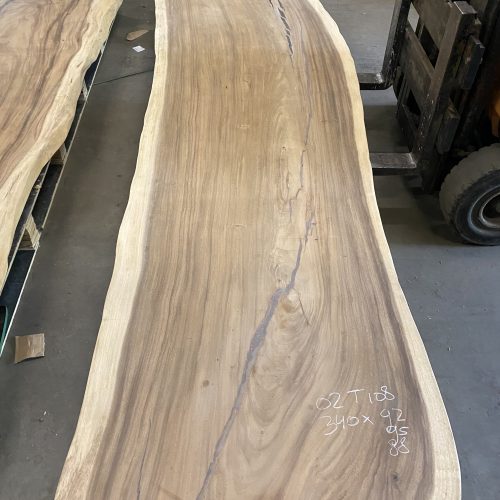 340x92/95/88x6cm | 02-T108