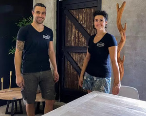 Deel van de showroom van De Vloerenfabriek